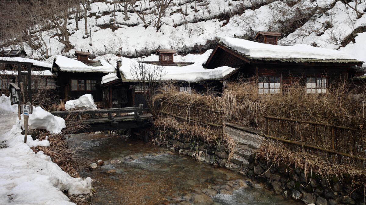 깊은 산속의 은밀한 혼탕 "뉴토 온천"